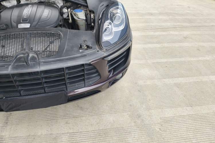 Used Porsche Macan 2014 Macan 2.0T Engine Bay Left