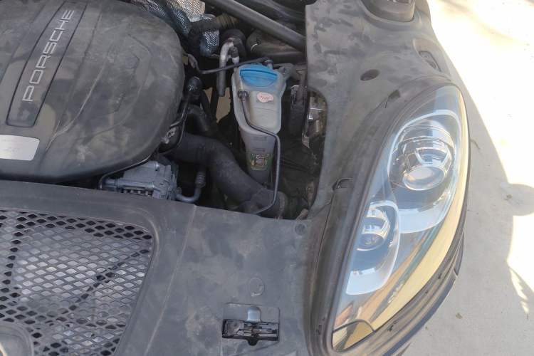 Used Porsche Macan 2014 Macan 2.0T Engine Bay Left