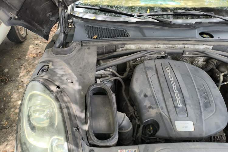 Used Porsche Macan 2014 Macan 2.0T Engine Bay Right