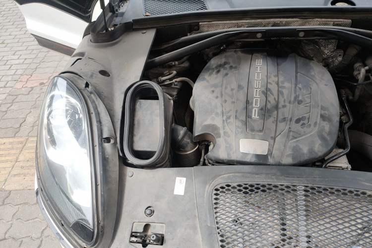 Used Porsche Macan 2014 Macan 2.0T Engine Bay Right