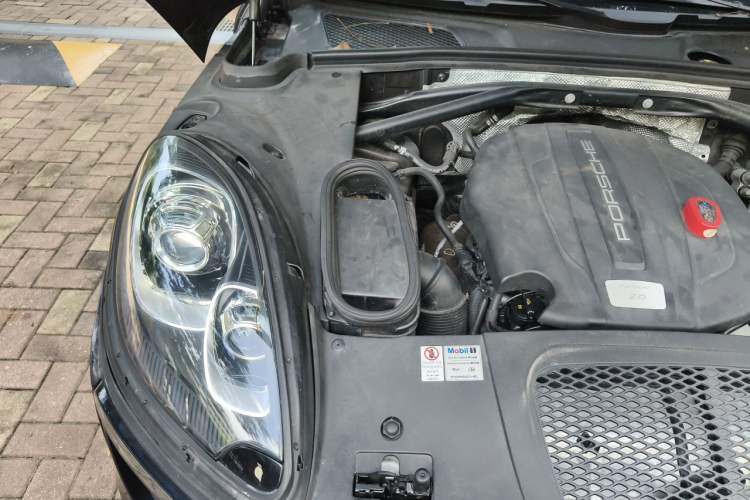 Used Porsche Macan 2014 Macan 2.0T Engine Bay Right