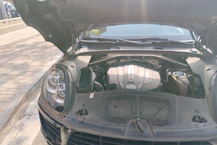 Used Porsche Macan 2014 Macan 2.0T Engine Bay Right