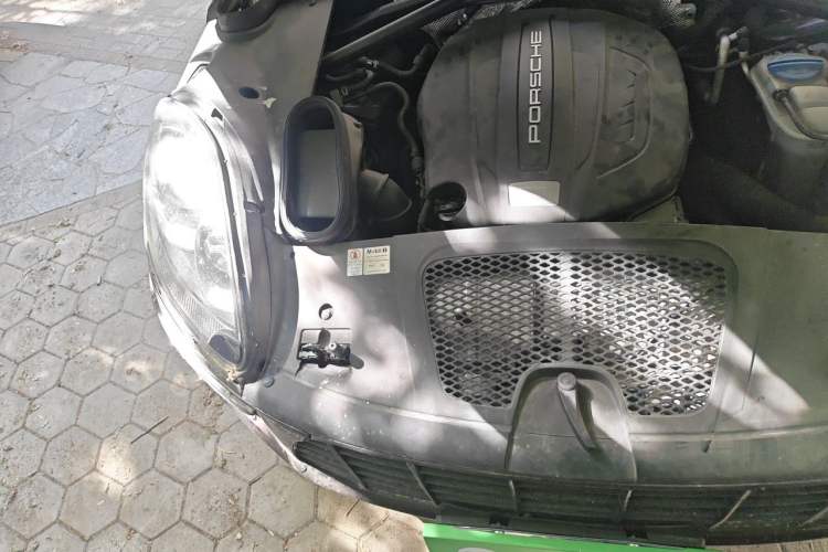 Used Porsche Macan 2014 Macan 2.0T Engine Bay Right
