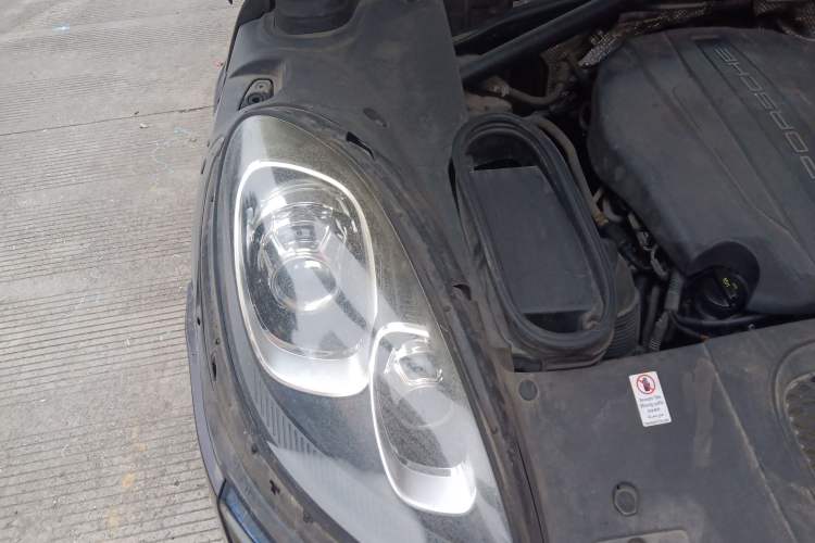 Used Porsche Macan 2014 Macan 2.0T Engine Bay Right