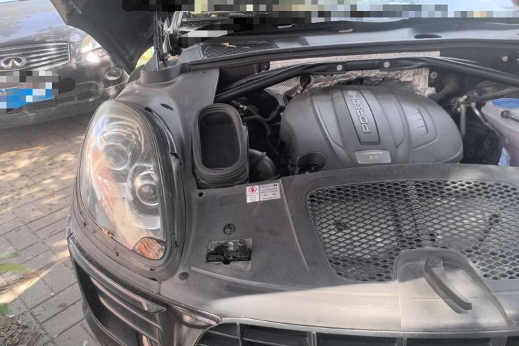Used Porsche Macan 2014 Macan 2.0T Engine Bay Right