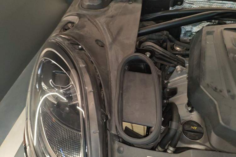 Used Porsche Macan 2014 Macan S 3.0T Engine Bay Right