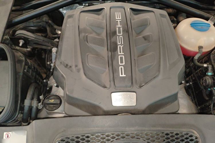 Used Porsche Macan 2014 Macan S 3.0T Engine Bay