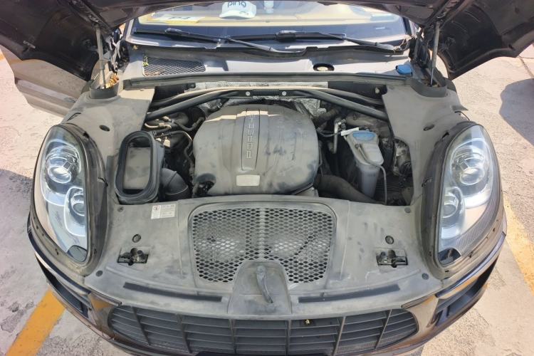 Used Porsche Macan 2014 Macan 2.0T Engine Bay