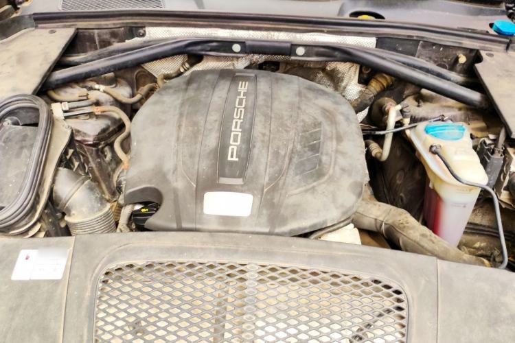 Used Porsche Macan 2014 Macan 2.0T Engine Bay