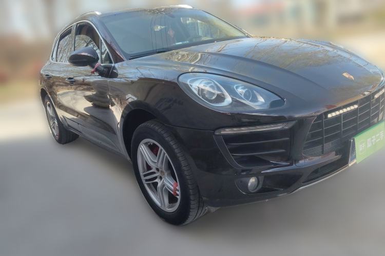 Used Porsche Macan 2014 Macan 2.0T Front Right 45 Deg