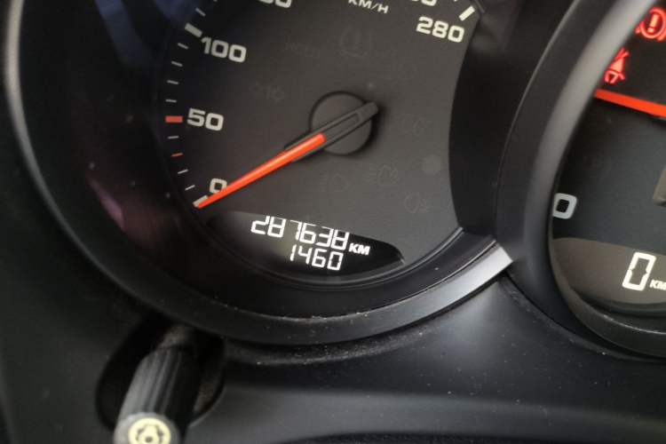 Used Porsche Macan 2014 Macan 2.0T Odometer Close Up