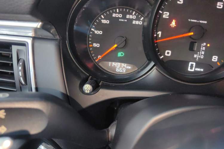 Used Porsche Macan 2014 Macan 2.0T Odometer Close Up