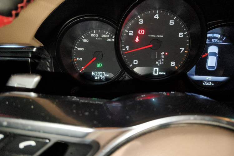 Used Porsche Macan 2014 Macan 2.0T Odometer Close Up