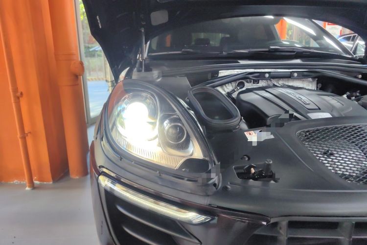 Used Porsche Macan 2014 Macan 2.0T Right Front Headlight