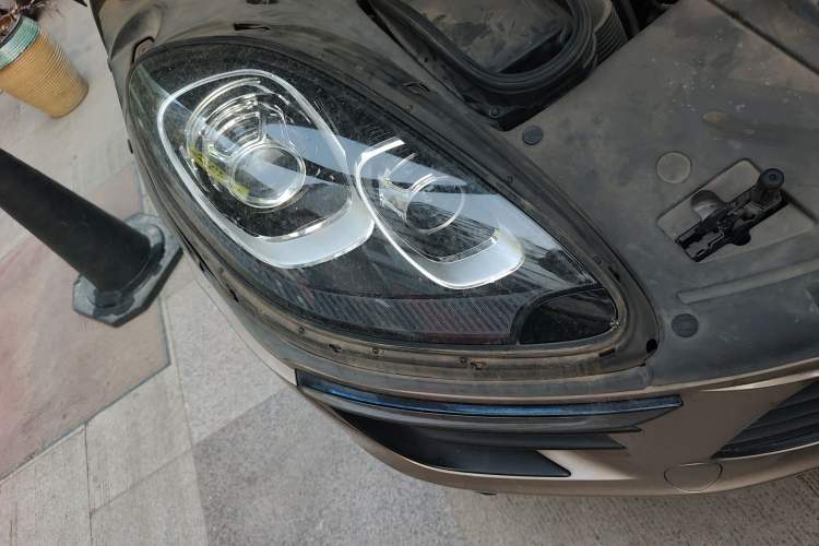 Used Porsche Macan 2014 Macan 2.0T Right Front Headlight