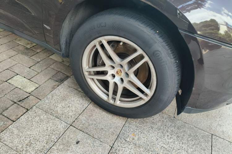 Used Porsche Macan 2014 Macan 2.0T Right Front Wheel Hub