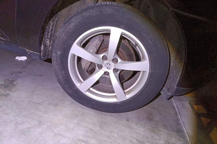 Used Porsche Macan 2014 Macan 2.0T Right Front Wheel Hub