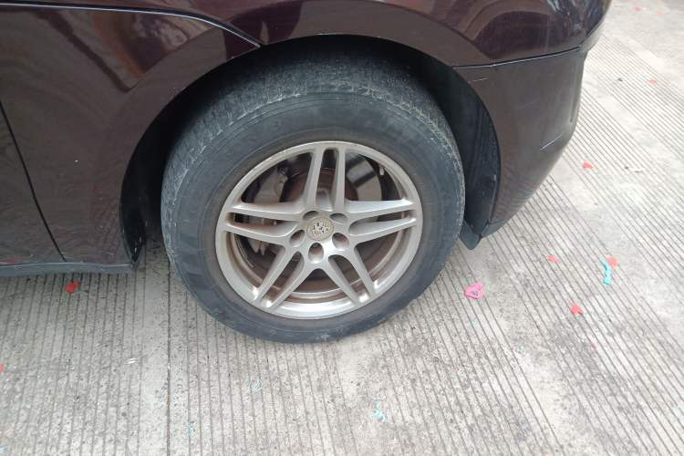 Used Porsche Macan 2014 Macan 2.0T Right Front Wheel Hub