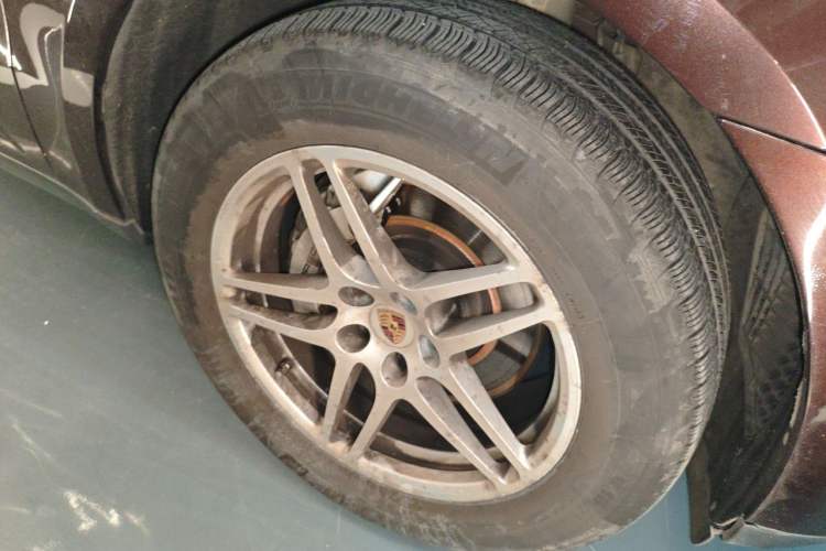 Used Porsche Macan 2014 Macan S 3.0T Right Front Wheel Hub