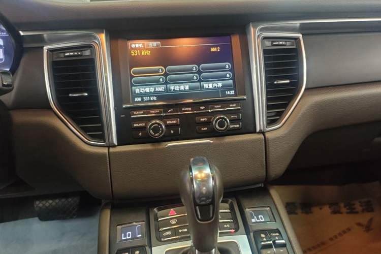 Used Porsche Macan 2014 Macan 2.0T Audio And AC Panel