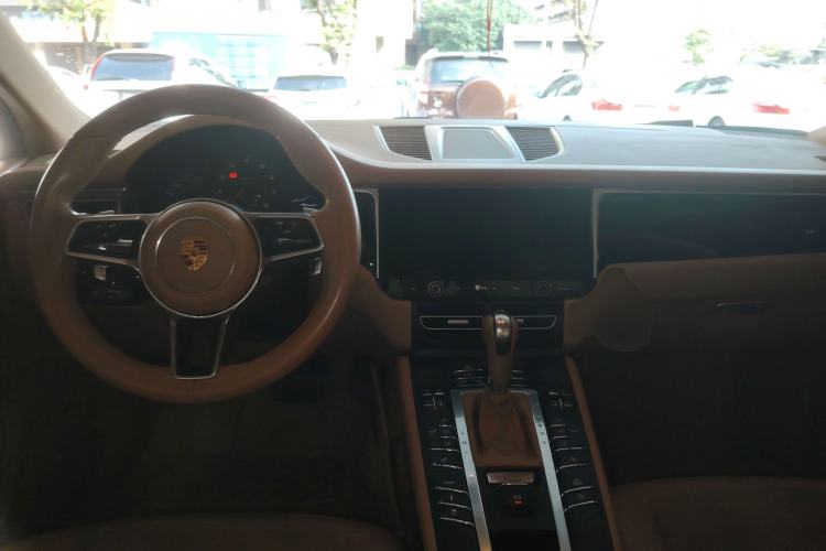Used Porsche Macan 2014 Macan 2.0T Center Console