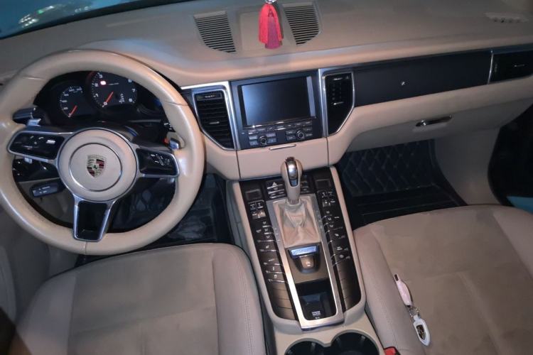 Used Porsche Macan 2014 Macan 2.0T Center Console