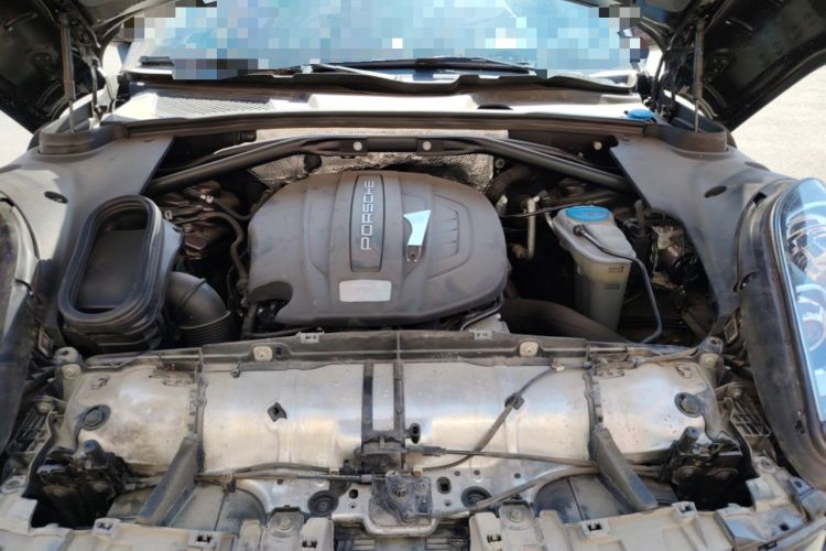 Used Porsche Macan 2014 Macan 2.0T Engine Bay