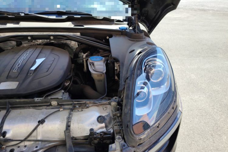 Used Porsche Macan 2014 Macan 2.0T Engine Bay Left