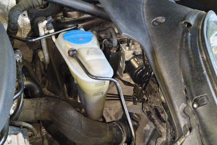 Used Porsche Macan 2014 Macan 2.0T Engine Bay Left