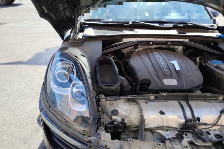 Used Porsche Macan 2014 Macan 2.0T Engine Bay Right