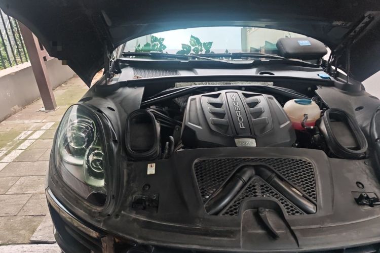 Used Porsche Macan 2014 Macan S 3.0T Engine Bay Right