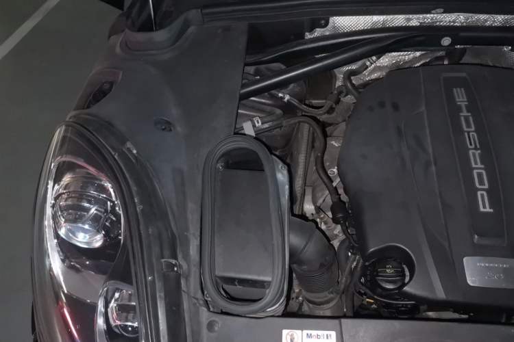 Used Porsche Macan 2014 Macan 2.0T Engine Bay Right