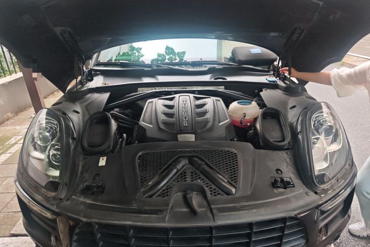 Used Porsche Macan 2014 Macan S 3.0T Engine Bay