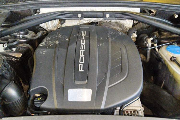 Used Porsche Macan 2014 Macan 2.0T Engine Bay