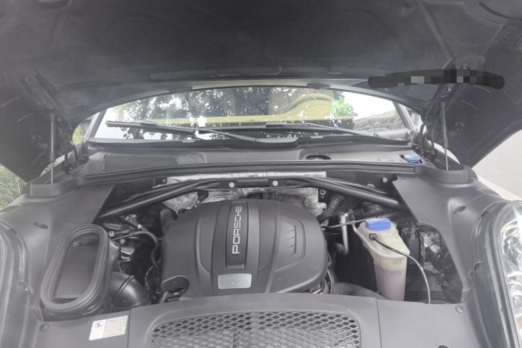 Used Porsche Macan 2014 Macan 2.0T Engine Bay