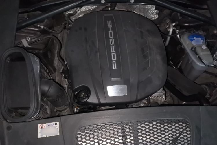 Used Porsche Macan 2014 Macan 2.0T Engine Bay