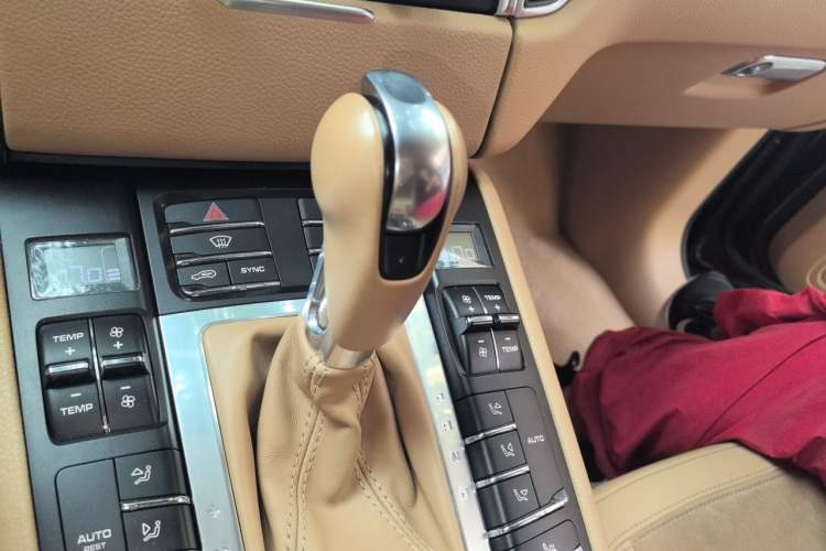 Used Porsche Macan 2014 Macan 2.0T Gear Lever
