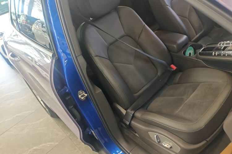 Used Porsche Macan 2014 Macan 2.0T Right Front Seat