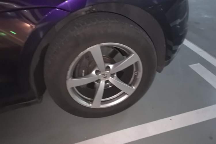 Used Porsche Macan 2014 Macan 2.0T Right Front Wheel Hub