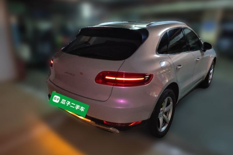 Used Porsche Macan 2014 Macan 2.0T Rear Right 45 Deg