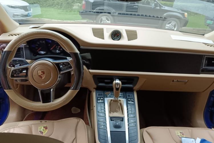 Used Porsche Macan 2014 Macan 2.0T Center Console