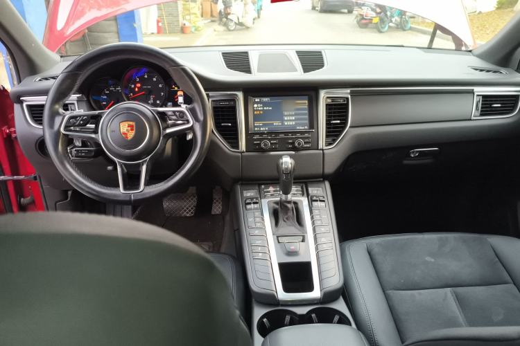 Used Porsche Macan 2014 Macan 2.0T Center Console