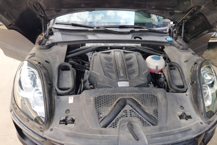 Used Porsche Macan 2014 Macan S 3.0T Engine Bay