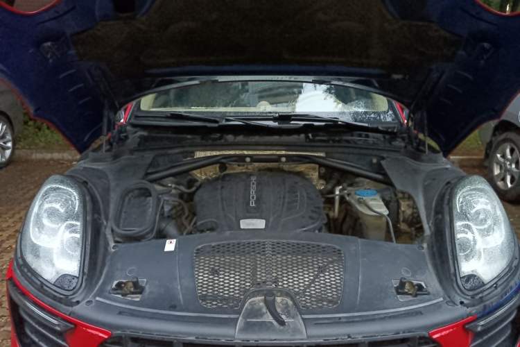 Used Porsche Macan 2014 Macan 2.0T Engine Bay