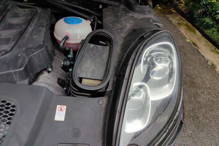 Used Porsche Macan 2014 Macan S 3.0T Engine Bay Left