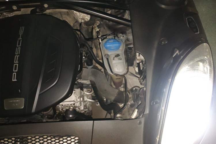 Used Porsche Macan 2014 Macan 2.0T Engine Bay Left
