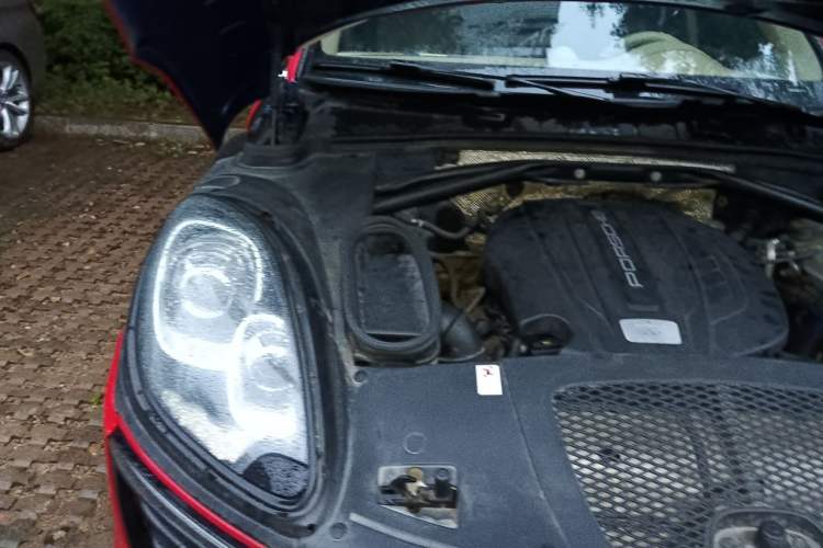 Used Porsche Macan 2014 Macan 2.0T Engine Bay Right