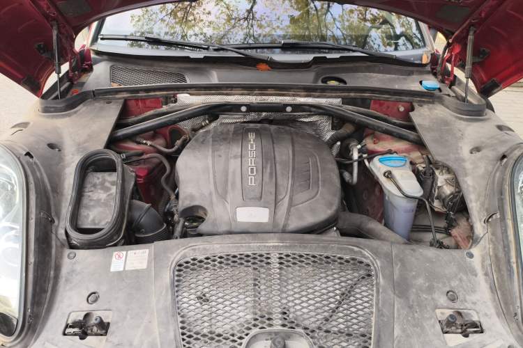 Used Porsche Macan 2014 Macan 2.0T Engine Bay