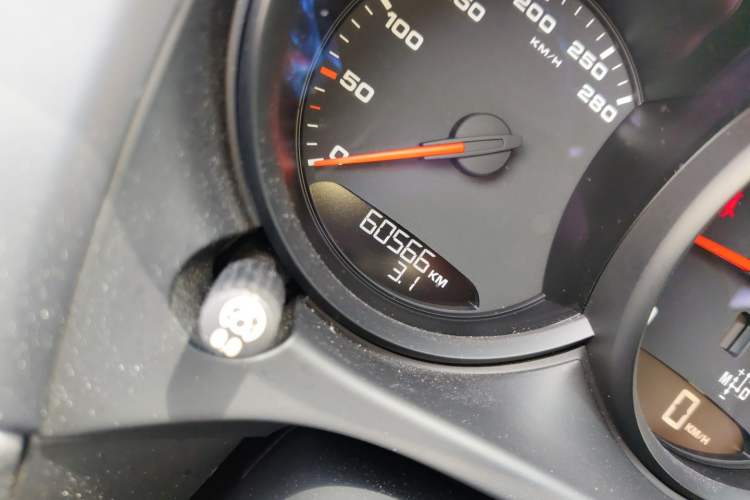 Used Porsche Macan 2014 Macan 2.0T Odometer Close Up