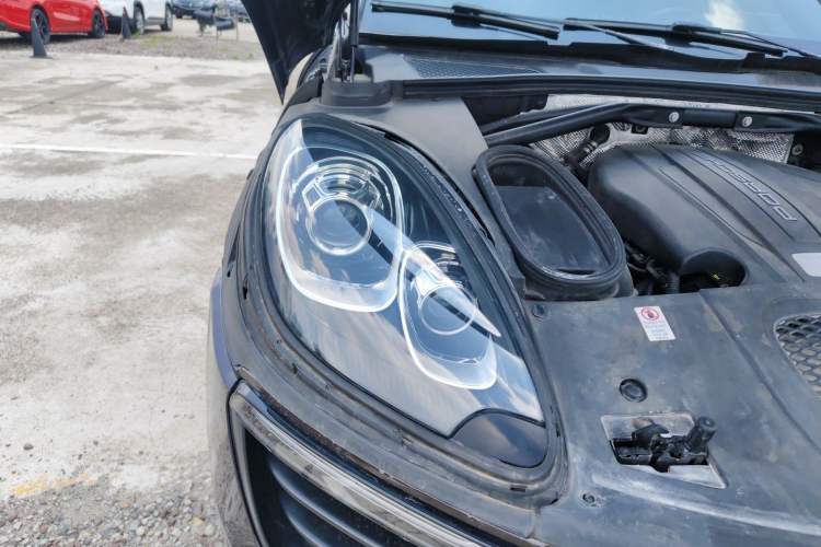 Used Porsche Macan 2014 Macan 2.0T Right Front Headlight